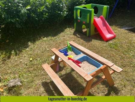 Tagesmutter in Büchig | Kinderbetreuung in Stutensee | Auch der große Garten ist ein wahres Spielparadies für Kinder
